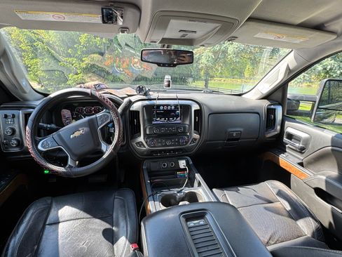 Used 2016 Chevrolet Silverado 2500 LTZ w/ Snow Plow Prep Package AWD/4WD image 4