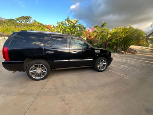 Used 2013 Cadillac Escalade Platinum image 5