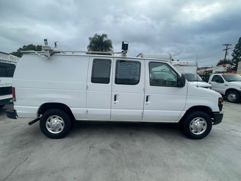 Used 2010 Ford E-250 and Econoline 250 image 4