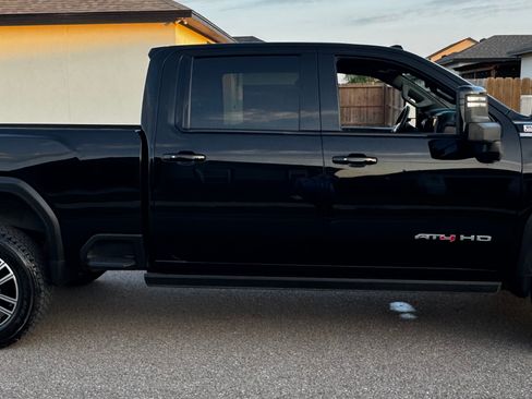 Used 2023 GMC Sierra 2500 AT4 w/ AT4 Premium Plus Package image 12