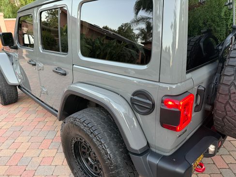 Used 2021 Jeep Wrangler Unlimited Rubicon image 10