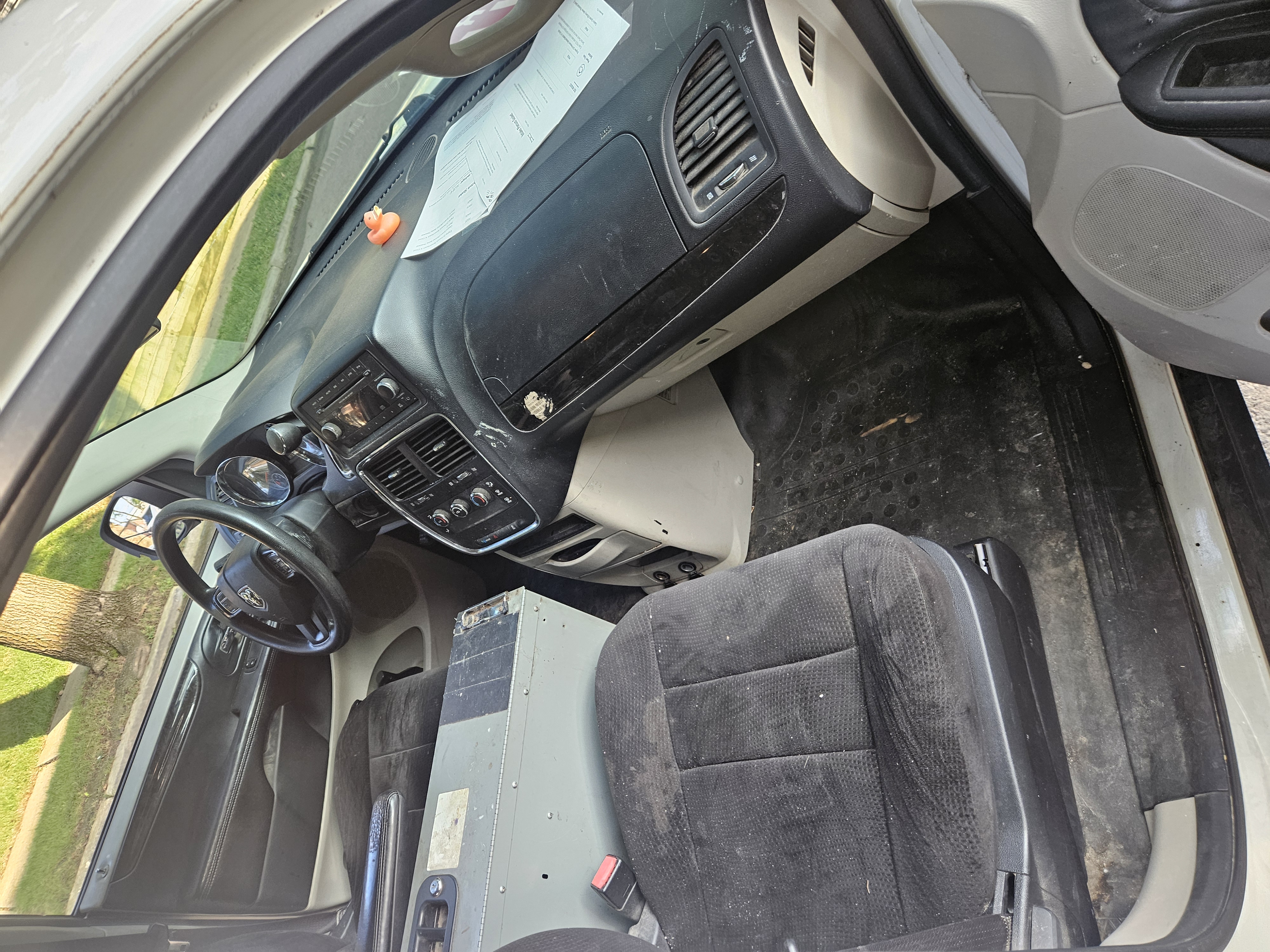Used 2012 RAM C/V FWD image 9