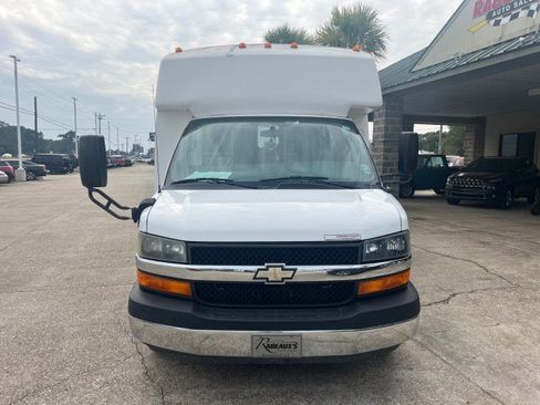 Used 2014 Chevrolet Express 4500 w/ Shuttle Bus Package image 6