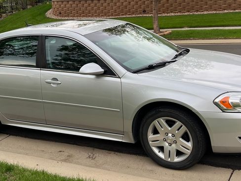 Used 2012 Chevrolet Impala LT w/ LT Sunroof Package FWD image 5