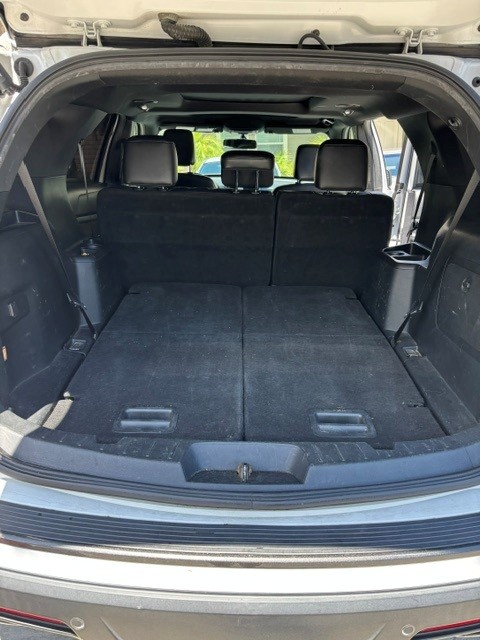 Used 2018 Ford Explorer XLT w/ Equipment Group 202A FWD image 4