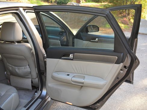 Used 2008 INFINITI M45 w/ Technology Pkg image 11