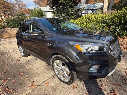 Used 2017 Ford Escape Titanium w/ Equipment Group 301A image 5