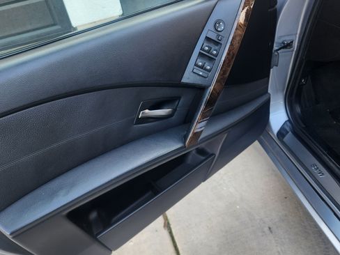 Used 2007 BMW 550i Sedan image 16