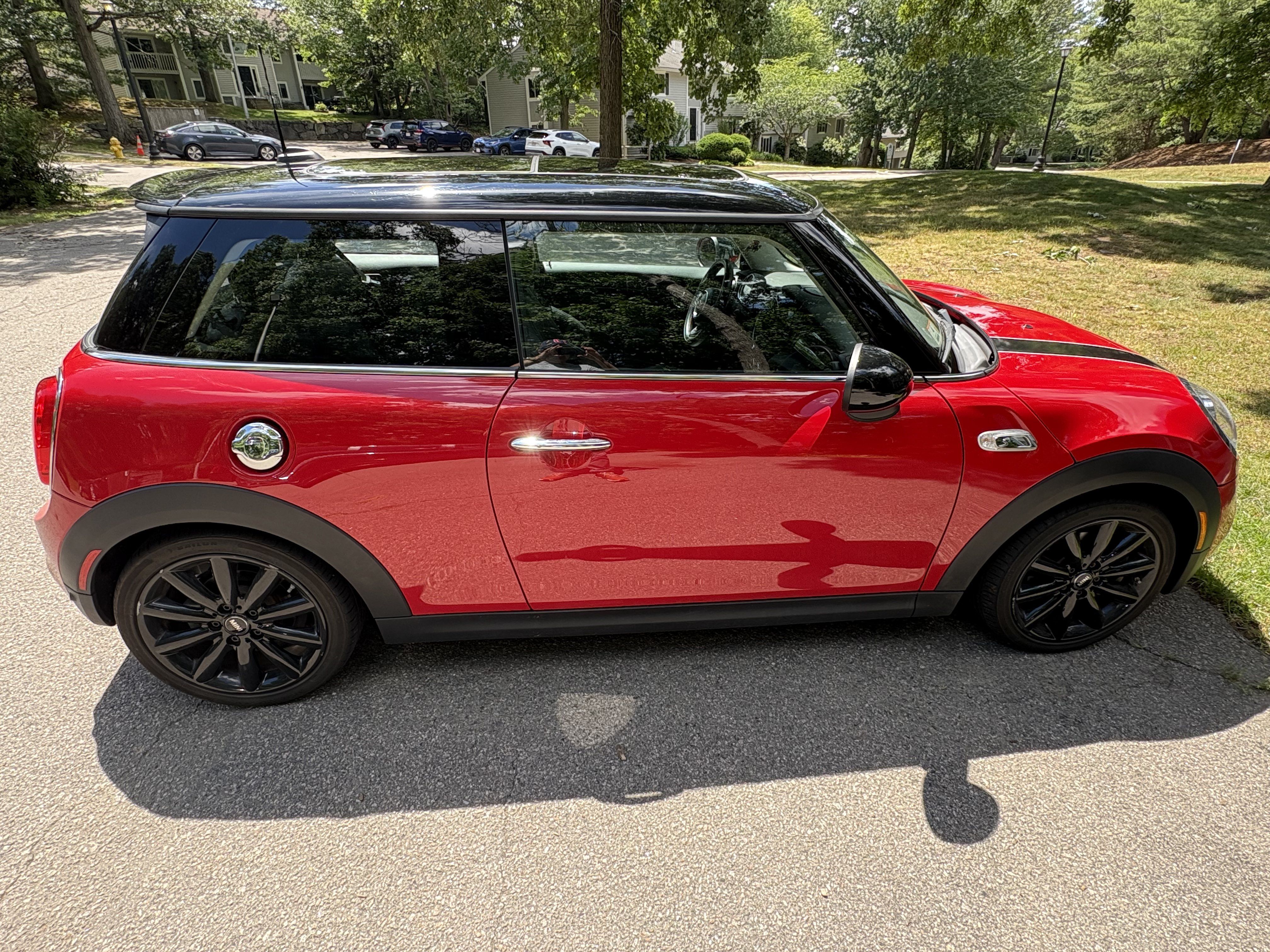 Used 2019 MINI Cooper S w/ Signature Upholstery Package FWD image 4
