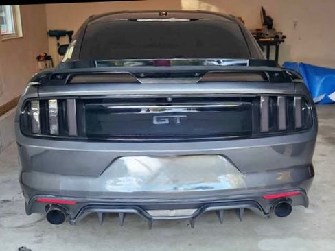 Used 2017 Ford Mustang GT Premium w/ GT Performance Package RWD image 13