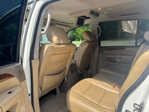 Used 2011 Nissan Armada Platinum image 19