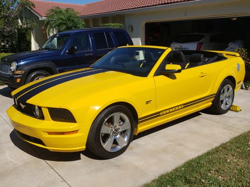 Used 2006 Ford Mustang GT Premium image 2