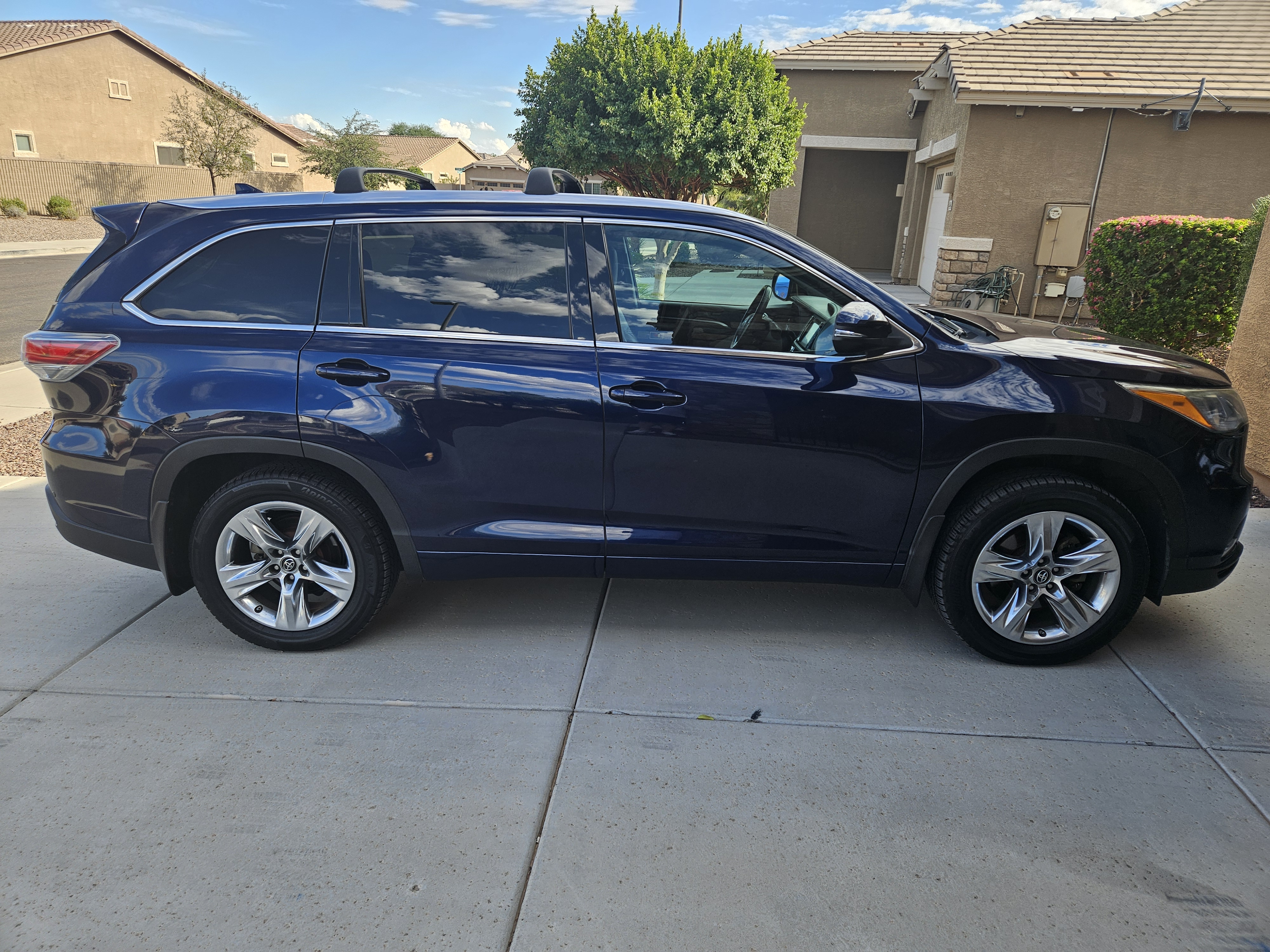 Used 2016 Toyota Highlander Limited AWD/4WD image 5