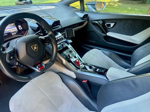 Used 2015 Lamborghini Huracan LP 610-4 image 10