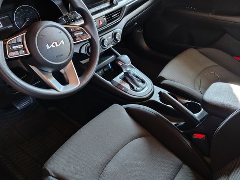 Used 2022 Kia Forte FE Sedan 4D image 13