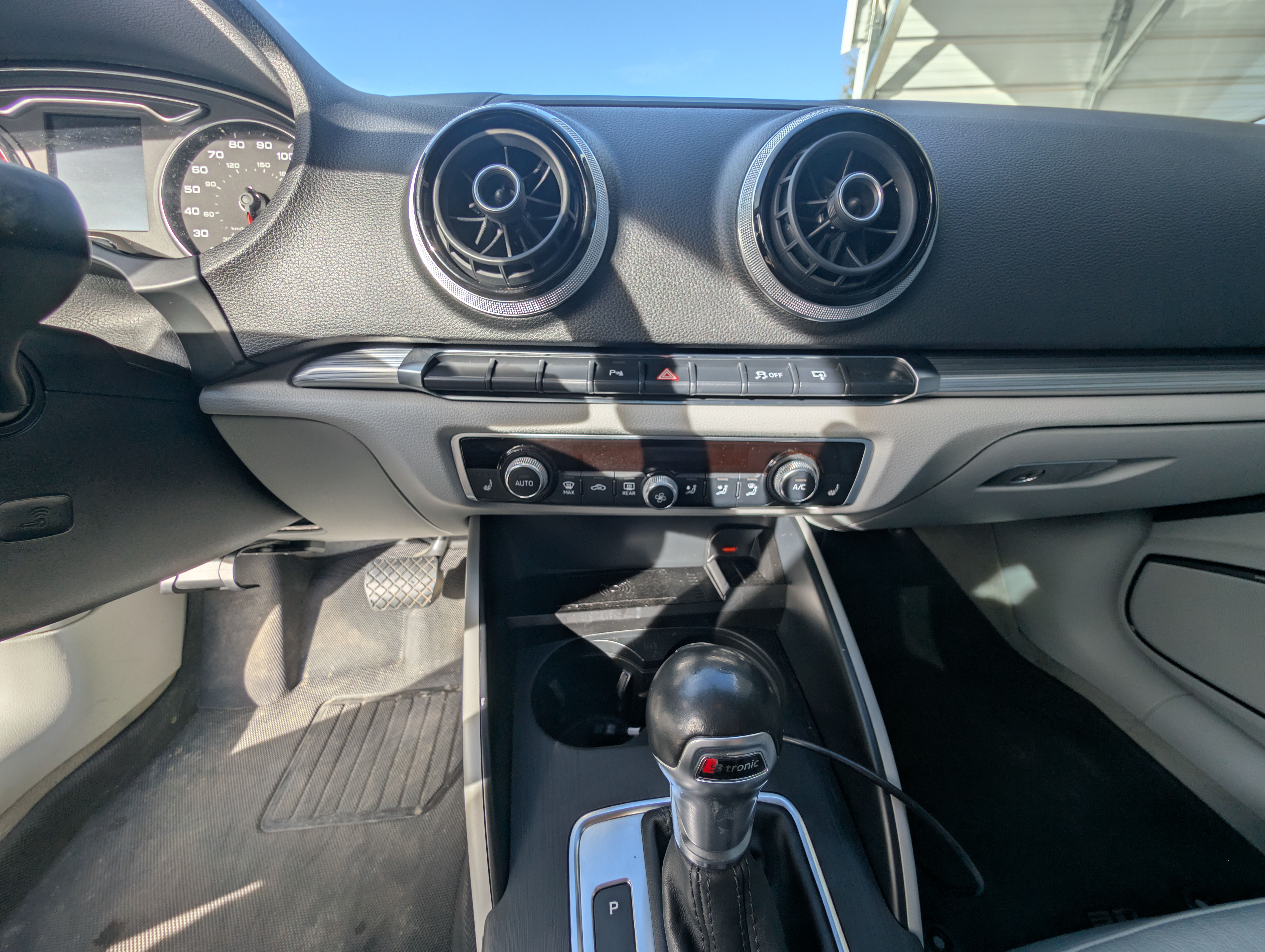 Used 2015 Audi A3 TDI Premium Plus FWD image 12