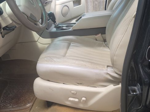 Used 2004 Lincoln Navigator 2WD image 12