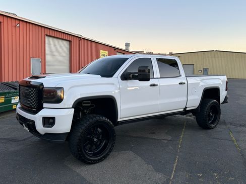 Used 2017 GMC Sierra 2500 Denali w/ Duramax Plus Package image 1
