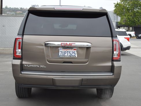 Used 2016 GMC Yukon XL Denali w/ Open Road Package AWD/4WD image 9