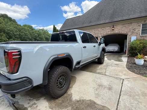 Used 2024 GMC Sierra 2500 AT4X w/ AT4X AEV Edition AWD/4WD image 5