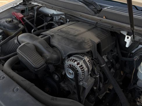 Used 2012 Chevrolet Suburban LT image 26