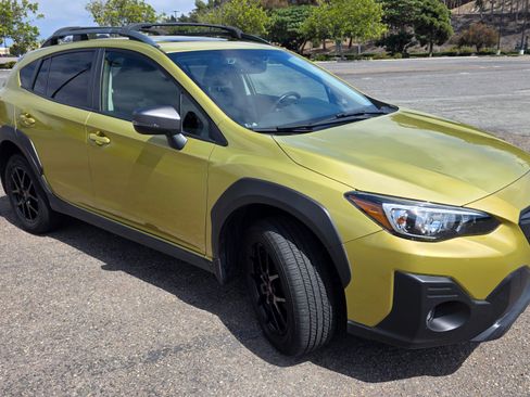 Used 2021 Subaru Crosstrek 2.5i Sport w/ Moonroof Package AWD/4WD image 6