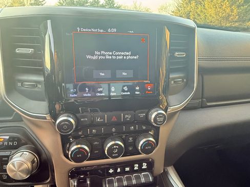 Used 2019 RAM 1500 Laramie image 10