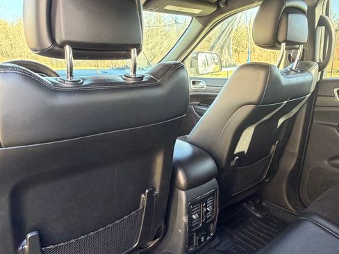 Used 2020 Jeep Grand Cherokee Altitude image 11