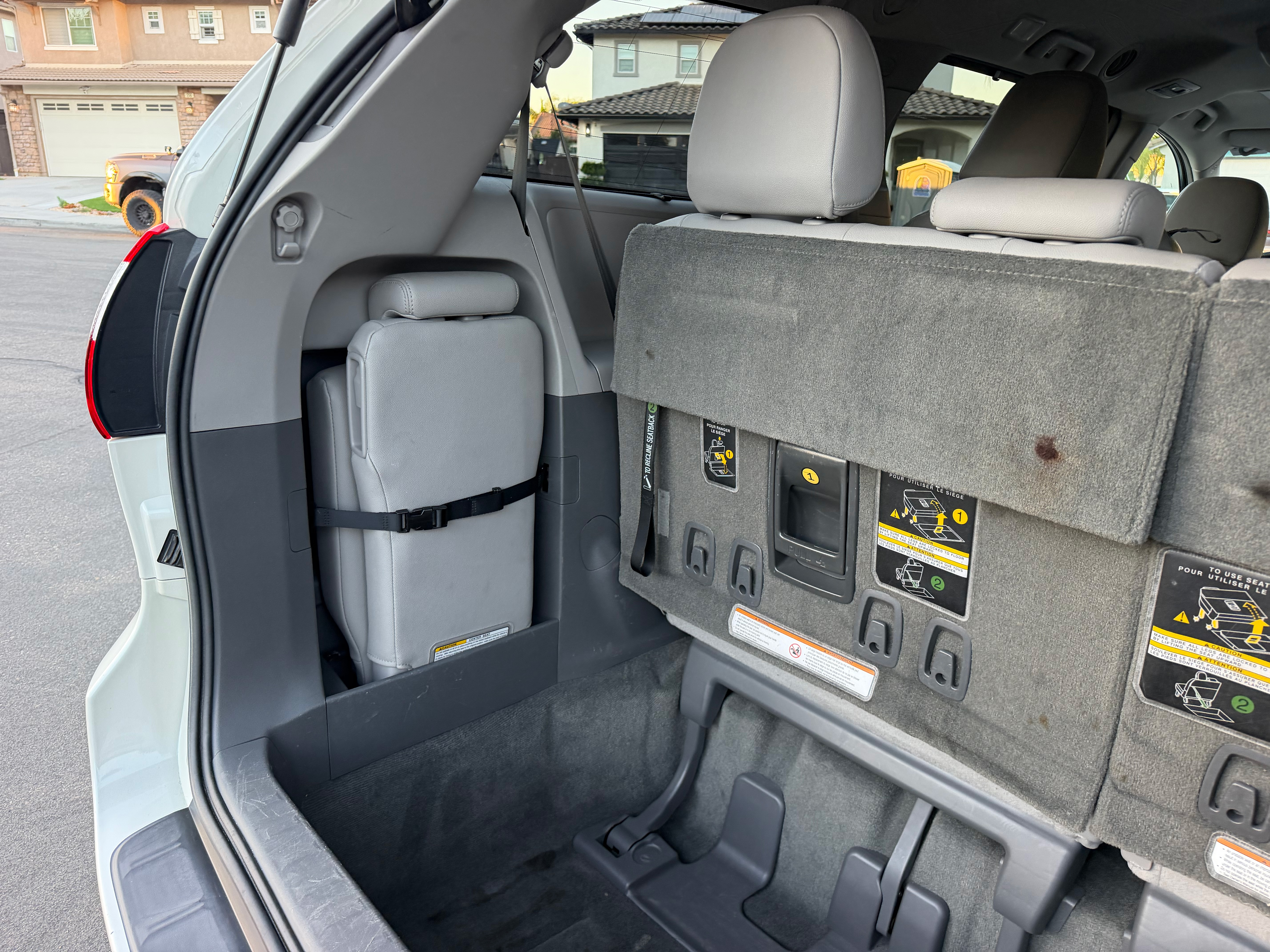 Used 2015 Toyota Sienna XLE Premium FWD image 15
