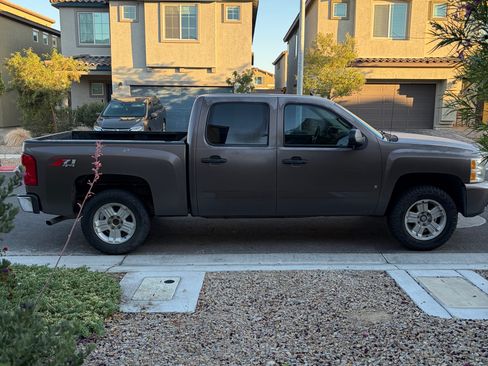 Used 2008 Chevrolet Silverado 1500 LT w/ Power Pack Plus AWD/4WD image 5