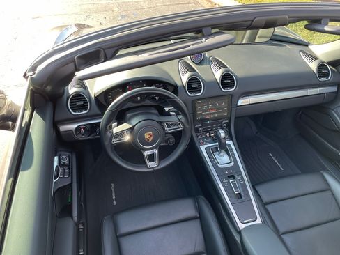 Used 2017 Porsche 718 Boxster image 10