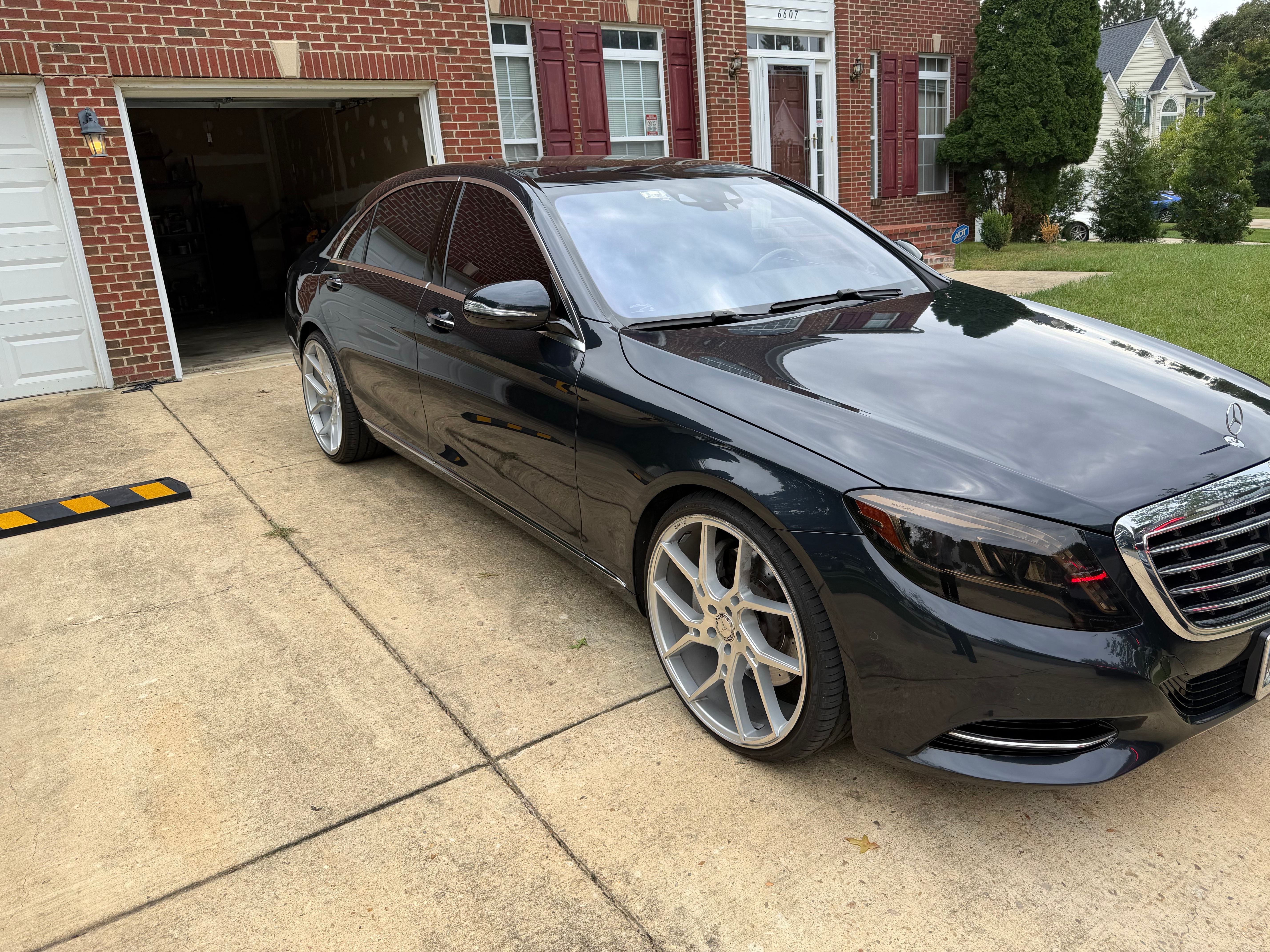 Used 2015 Mercedes-Benz S 550 4MATIC Sedan image 4