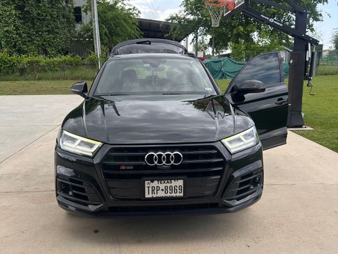 Used 2020 Audi SQ5 Prestige w/ Prestige Package image 2