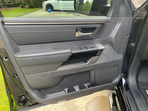 Used 2024 Toyota Tundra Limited AWD/4WD image 10