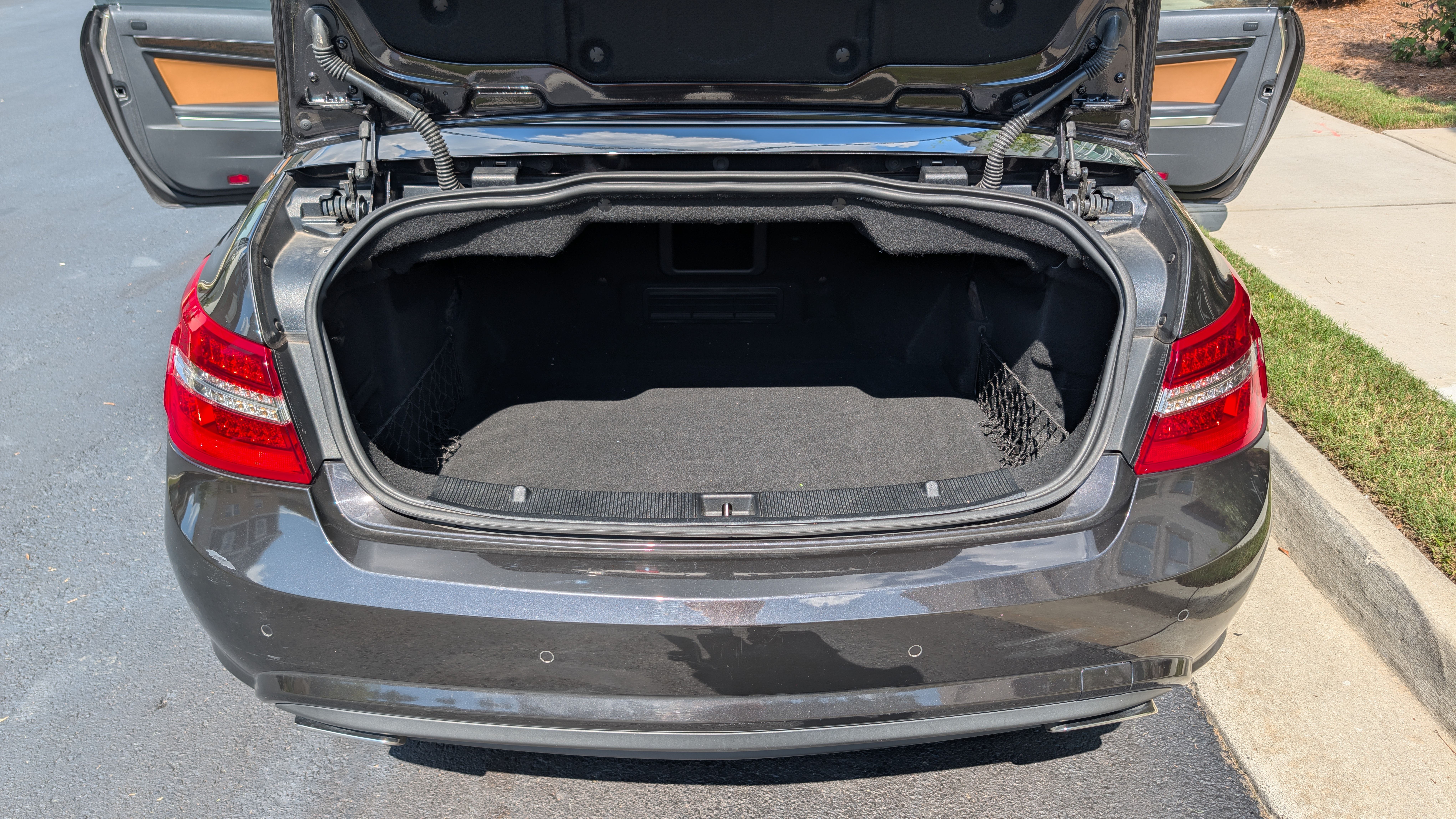 Used 2012 Mercedes-Benz E 550 Cabriolet image 16
