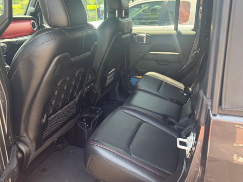 Used 2023 Jeep Gladiator Rubicon w/ LED Lighting Group AWD/4WD image 27
