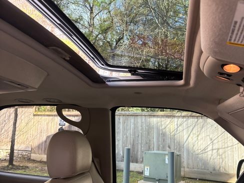 Used 2004 Chevrolet Tahoe LT w/ LT Preferred Equipment Group image 9