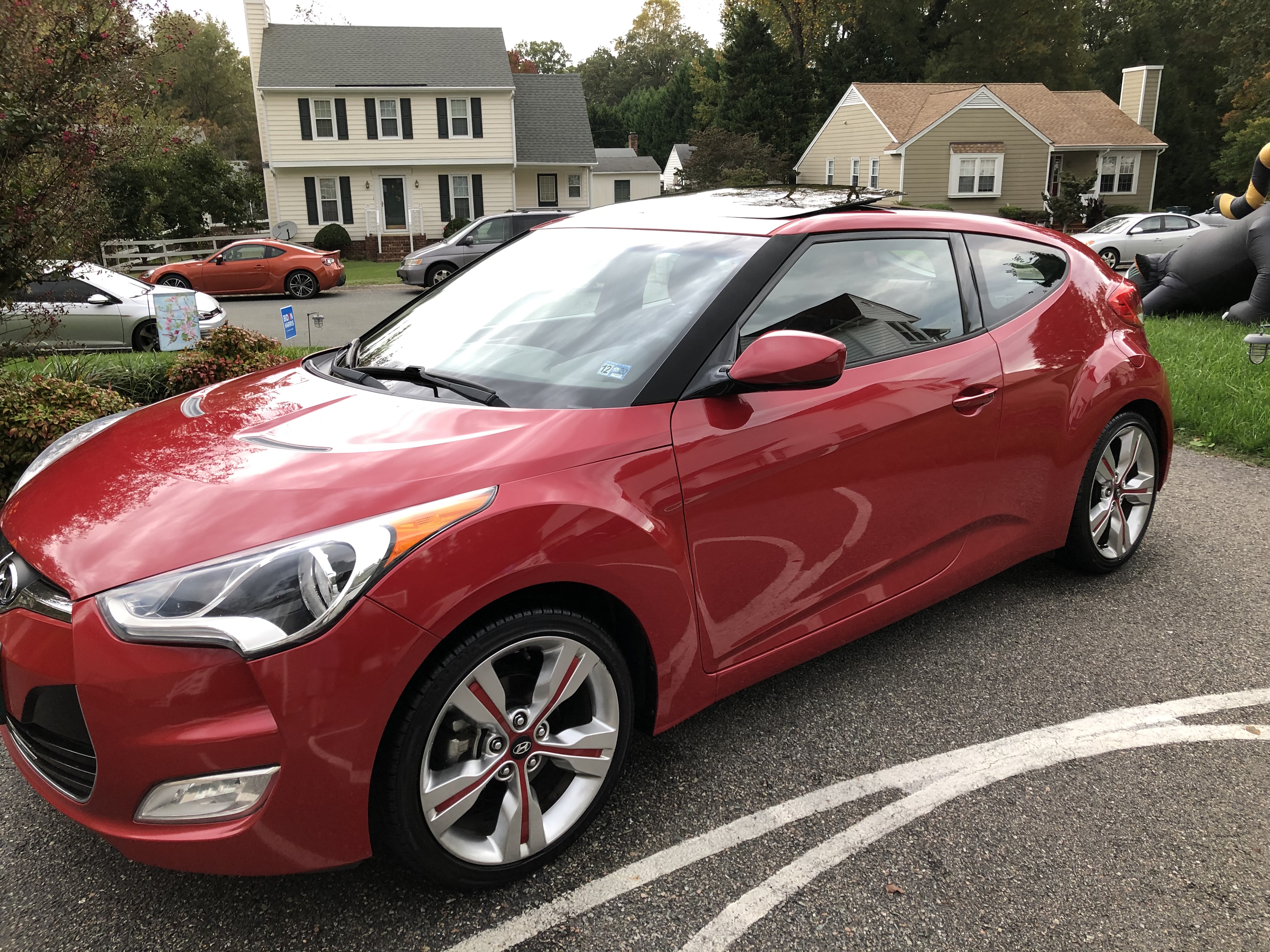 Used 2014 Hyundai Veloster w/ Technology Package 03 FWD image 1