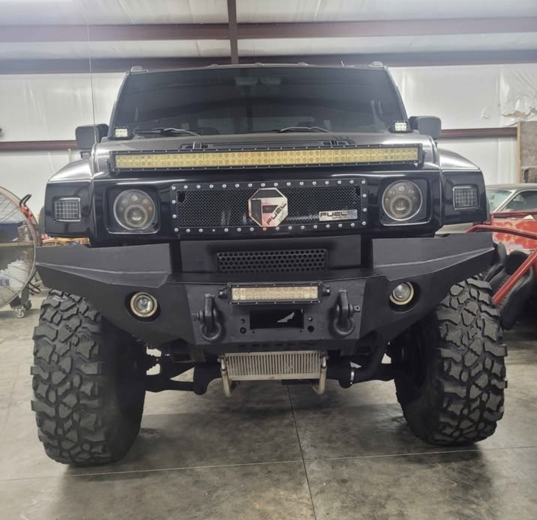 Used 2005 HUMMER H2 SUT w/ Preferred Equipment Group AWD/4WD image 1