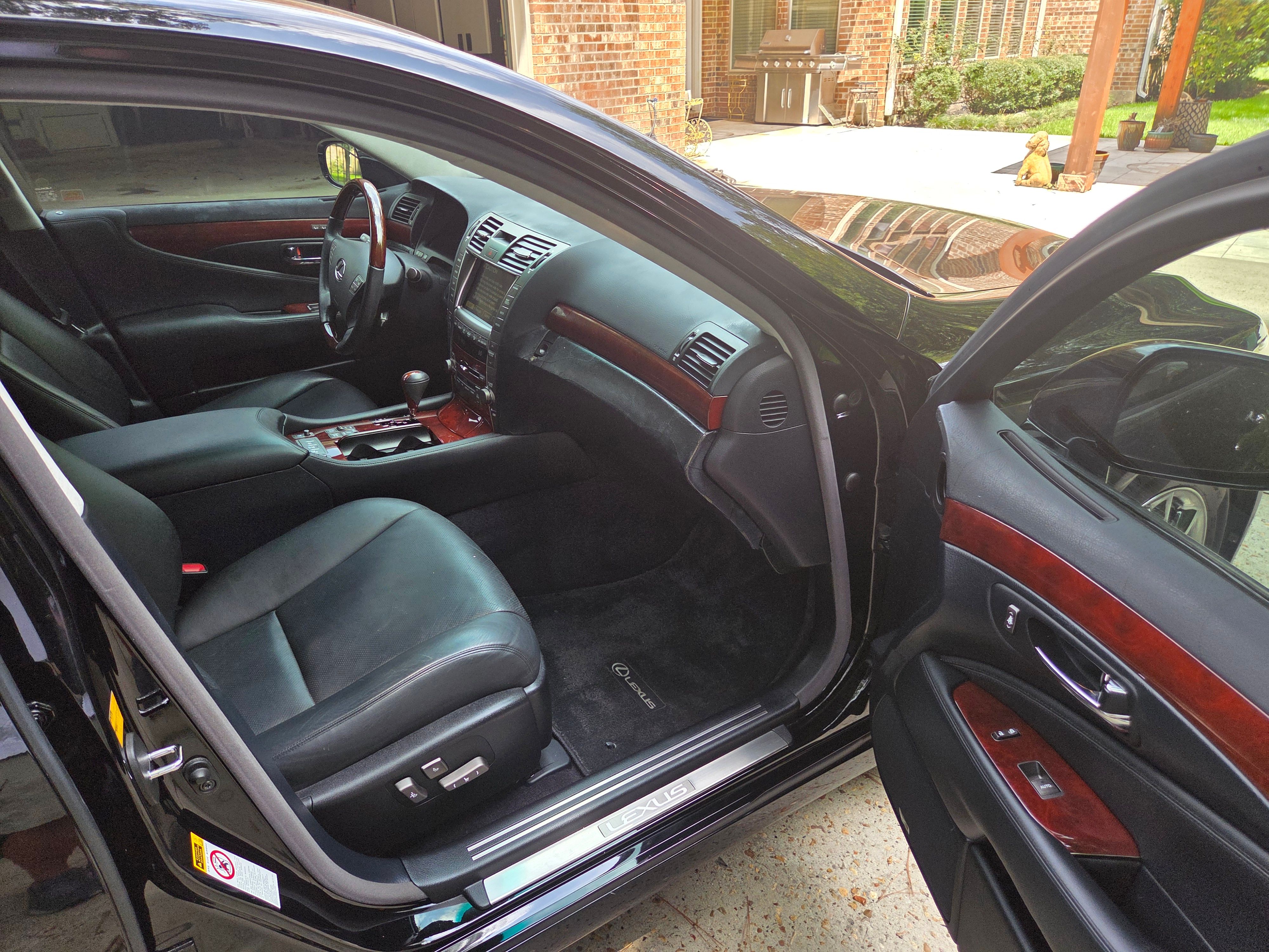 Used 2007 Lexus LS 460 L w/ Luxury Pkg RWD image 6