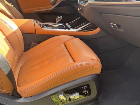 Used 2021 BMW X7 xDrive40i w/ M Sport Package image 12