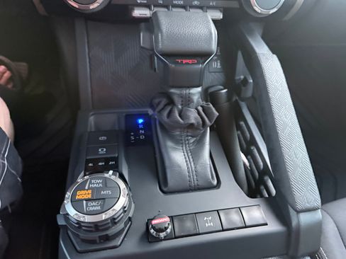 Used 2024 Toyota Tacoma TRD Off-Road AWD/4WD image 23