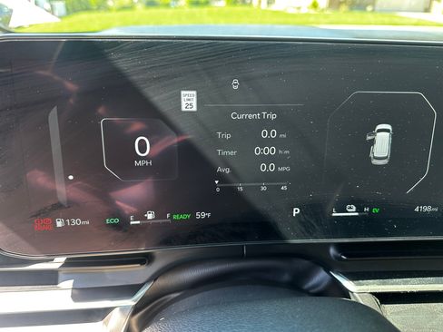 Used 2026 Kia Carnival SX w/ SX Dark Edition Package image 11