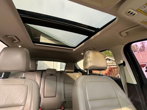 Used 2017 Ford Escape Titanium image 17