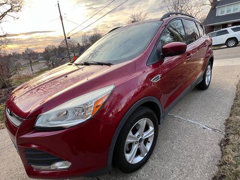 Used 2015 Ford Escape SE w/ Equipment Group 201A FWD image 4