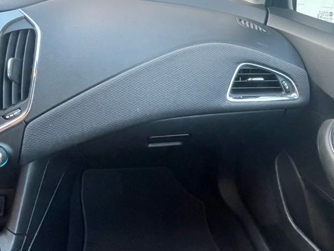 Used 2017 Chevrolet Cruze LT w/ Convenience Package FWD image 17