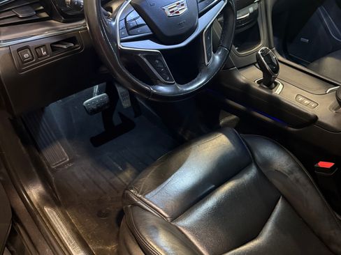 Used 2018 Cadillac XT5 Premium Luxury AWD/4WD image 6
