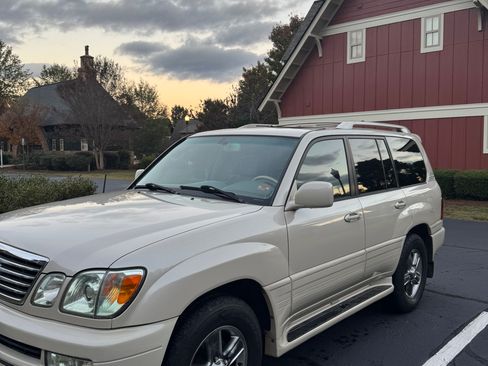 Used 2006 Lexus LX 470 4WD image 2