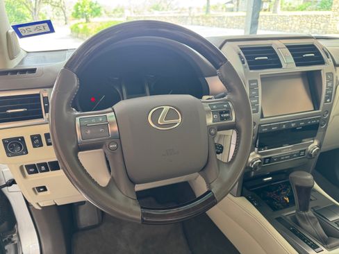 Used 2017 Lexus GX 460 AWD/4WD image 22