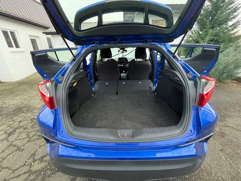 Used 2019 Toyota C-HR LE image 24